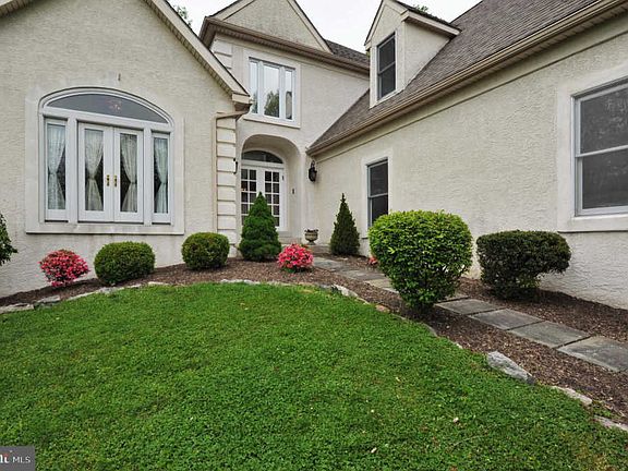 3rd image of 20 Green Pond Ln