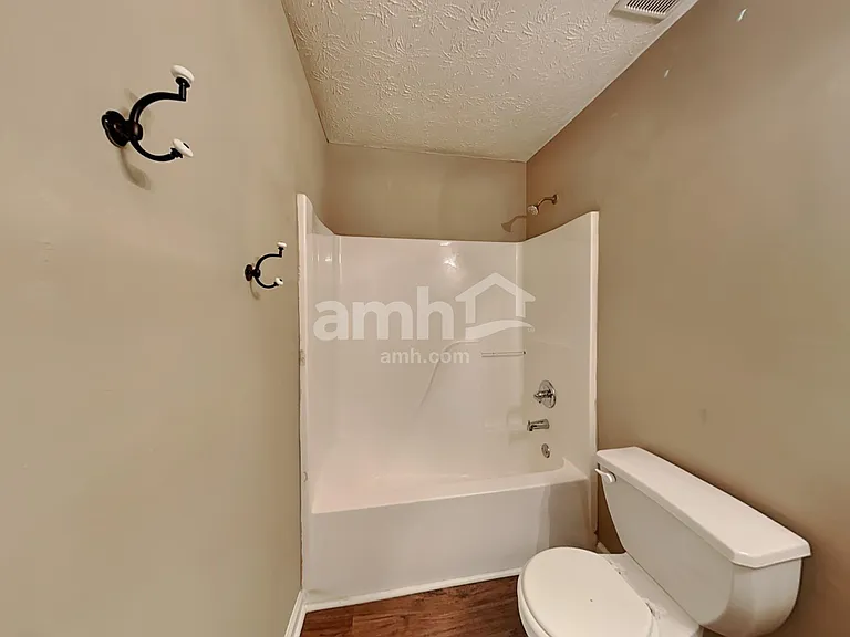 1300 Wilkes Crest Dr — Photo 16