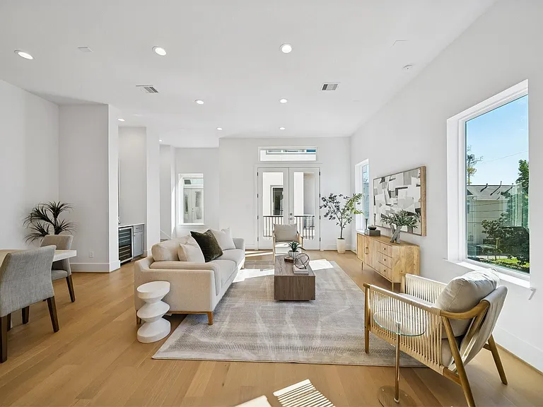 1405 W 21st St #A — Photo 1