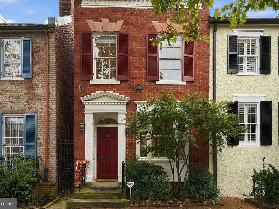 3046 P St NW