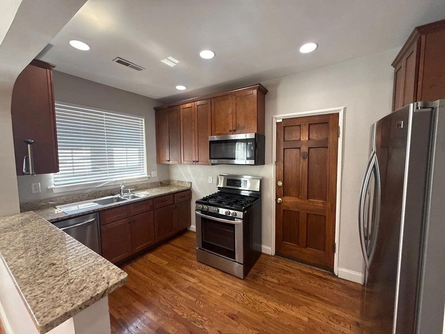 Hanley Road Apartments — Photo 4