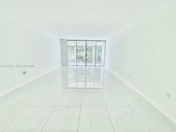 1401 NE 191st St #D201, Miami, FL 33179