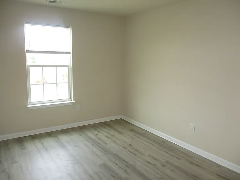 812 Hayes Point Cir — Photo 10