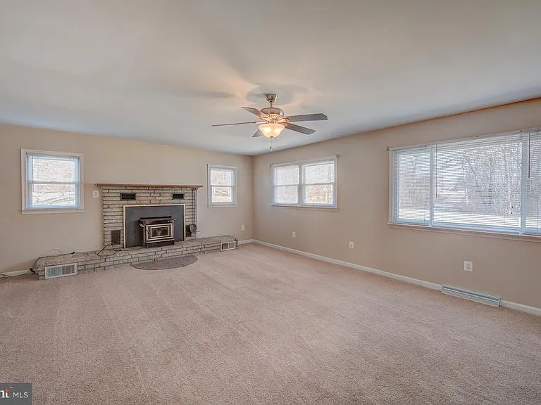 10605 Willetts Crossing Rd — Photo 5