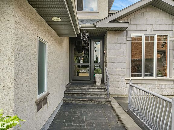 5th image of 967 Lamb Cres NW