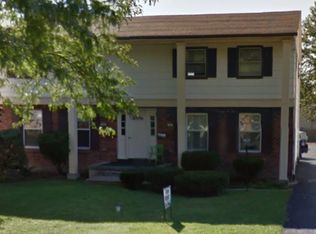 70 N Maplemere Rd, Williamsville, NY 14221