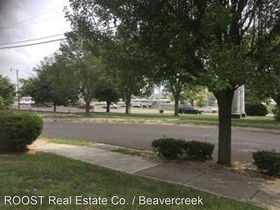 4th image of 819 Riverview Ter