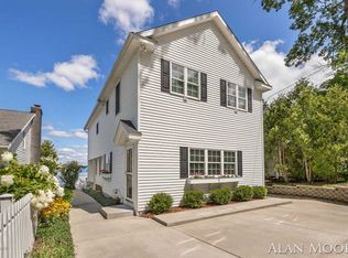 6812 Kitson Dr NE, Rockford, MI 49341