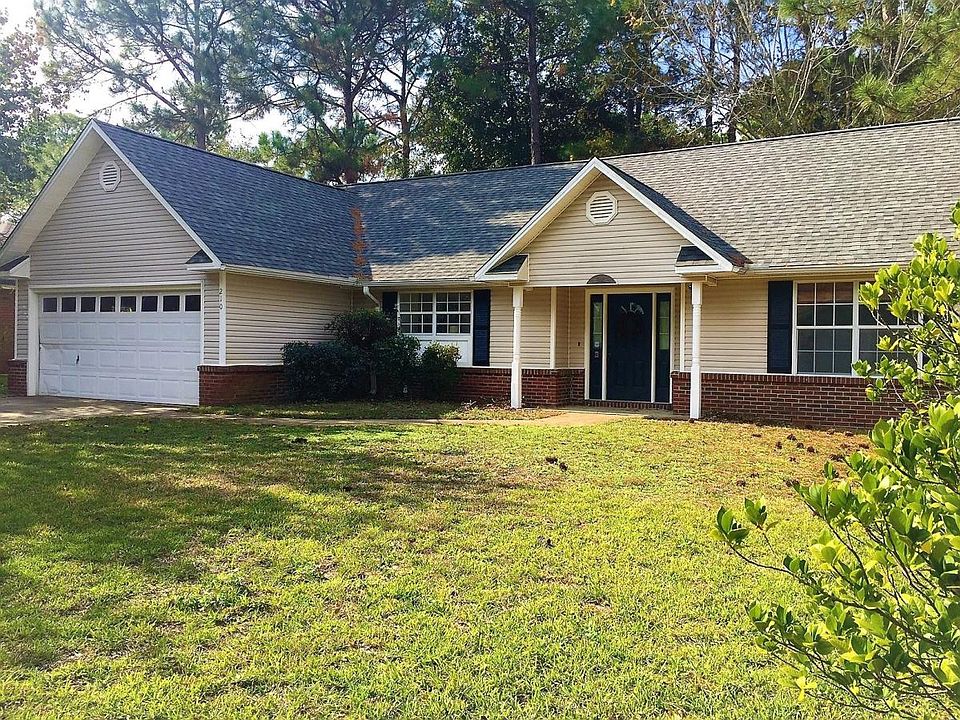 Lots of curb appeal- located on a cul de sac. No traffic.