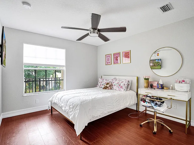 8876 Sandy Crest Ln #8876 — Photo 1