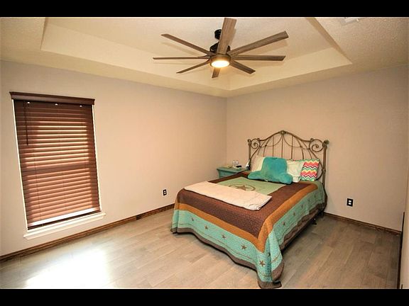 4th image of 109 Heather Ln