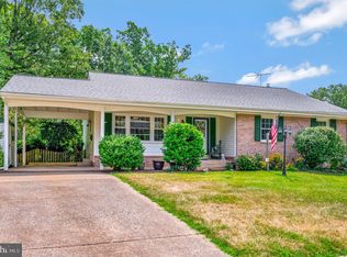 12217 Oakwood Dr, Woodbridge, VA