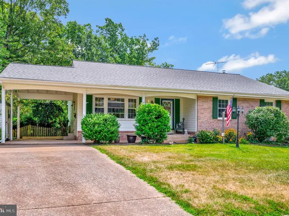 12217 Oakwood Dr, Woodbridge, VA 22192