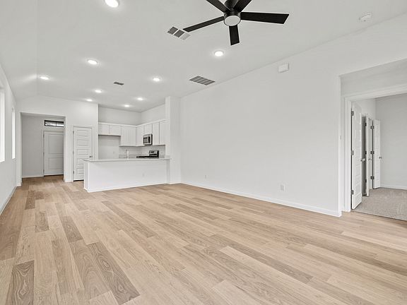5th image of 127 Tolo Dr