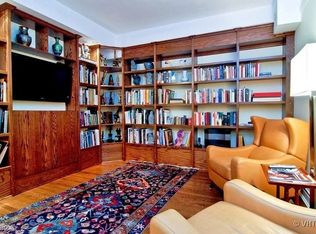 140 E Walton St, Chicago, IL 60611
