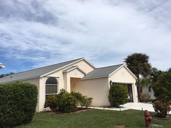 2nd image of 2 Bentwater Cir