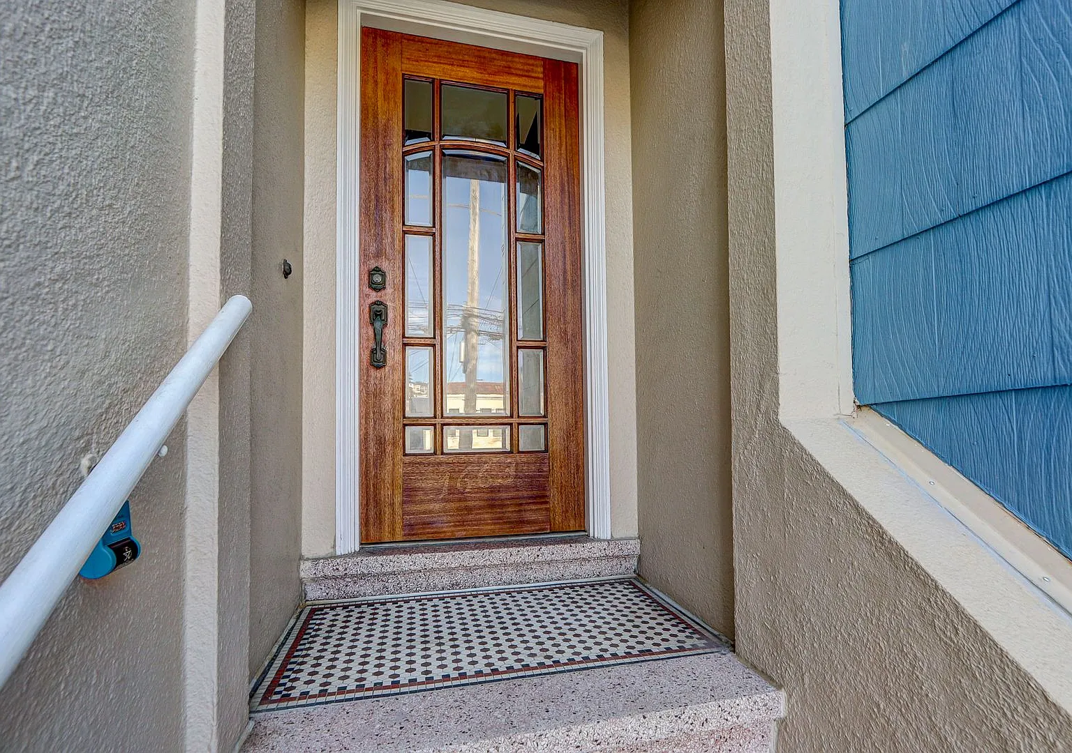 3BR/2BA Pet-Friendly Sunset District Home with Private Backyard & 2-Car Garage | YouTube Tour — Photo 4