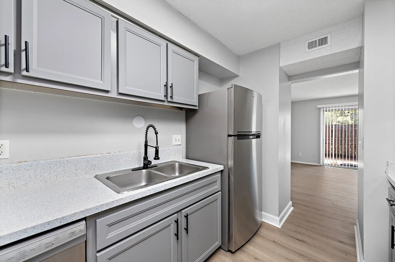 Meadowood Apartments — Photo 2