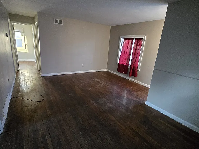 6915 Stahelin Ave — Photo 4