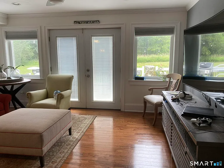 4685 Madison Ave — Photo 6
