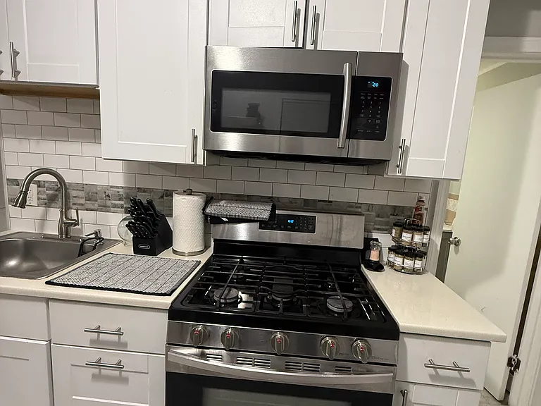 49 Linden St #1 — Photo 2