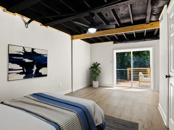 (undisclosed Address), East Pt, GA 30344