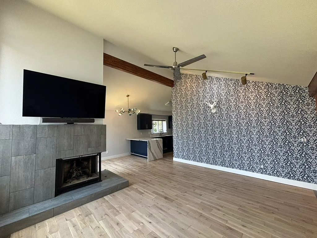 328 Fairway Dr — Photo 3