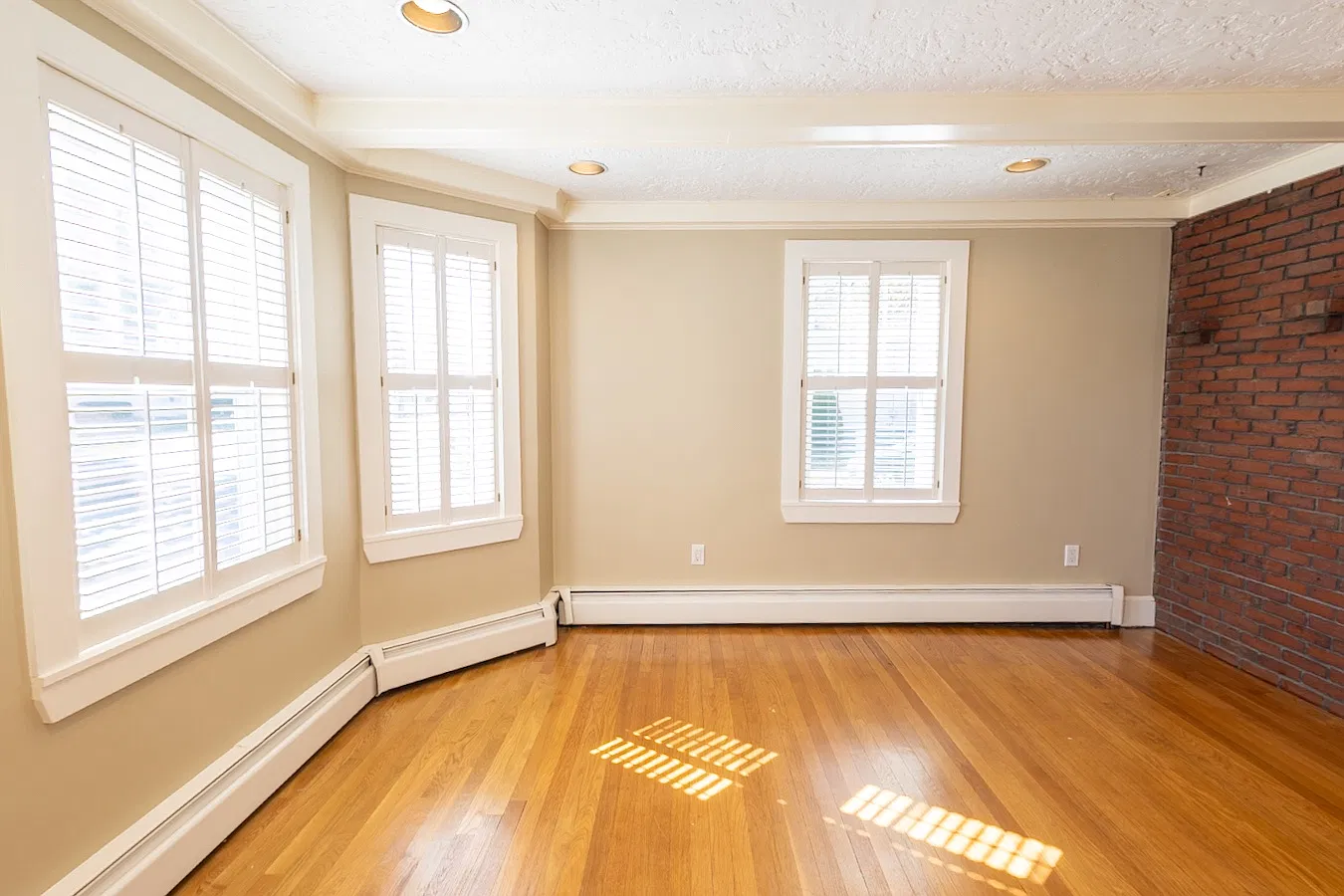 2 bed, 1.5 bath, 1040 sqft, $2,800 — Photo 2