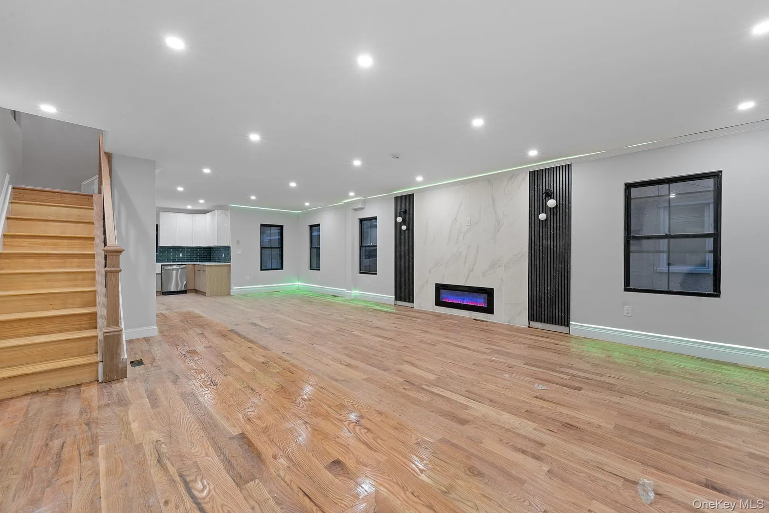 138-12 233rd Street photo 1