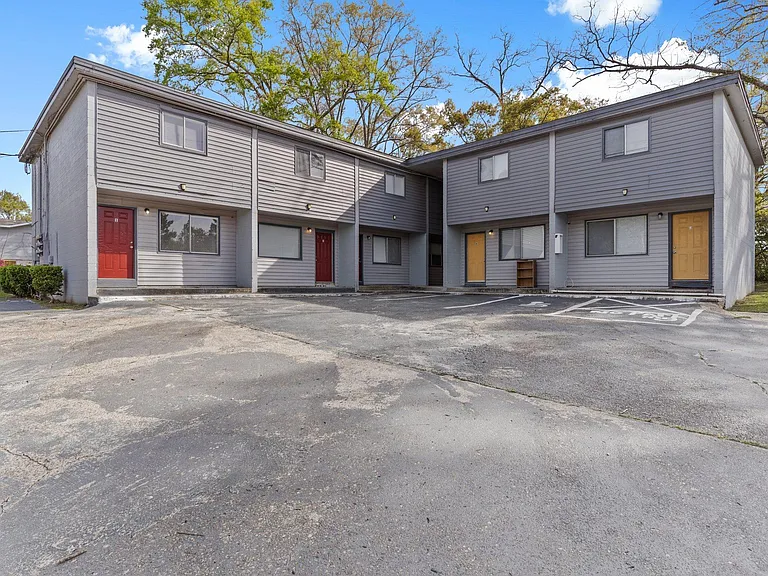 1305 Clay St #1 — Photo 6