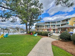 103 Wall St #15, Oriental, NC 28571