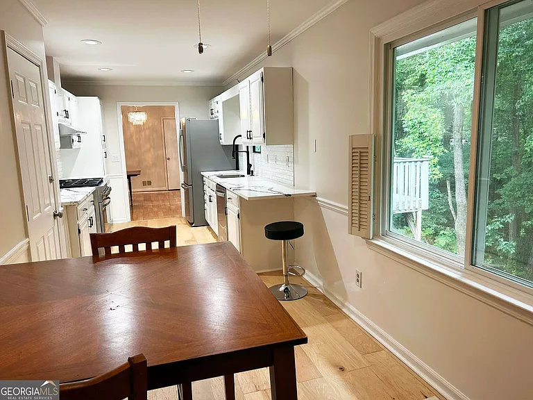1402 McLendon Dr — Photo 8