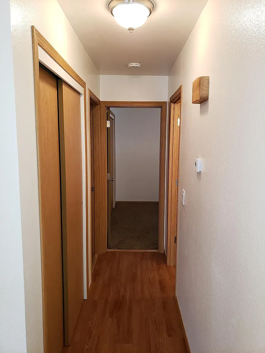2 bed, 1100 sqft, $907 — Photo 4
