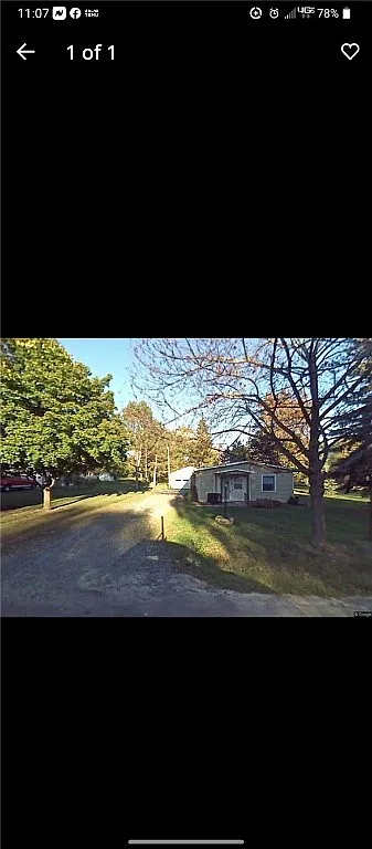 105 Youngs St photo 1