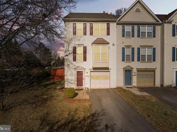 5990 Manorwood Dr, Centreville, VA 20120