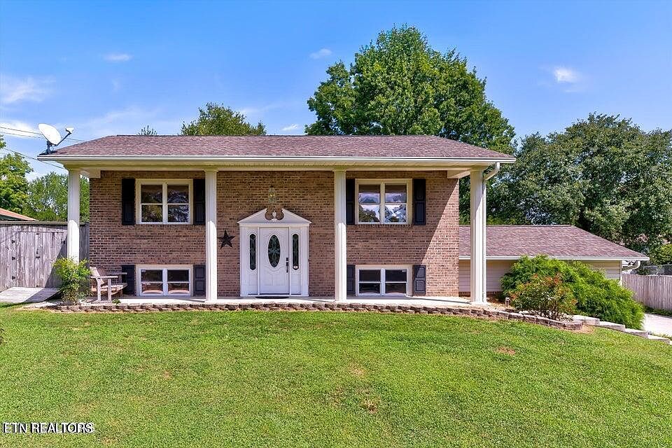 1st image of 121 Highland Dr