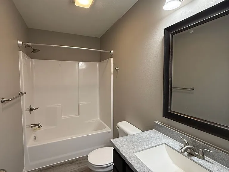 160 Sunrise Cv — Photo 17