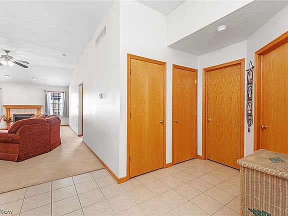5th image of 105 Northcliff Ln