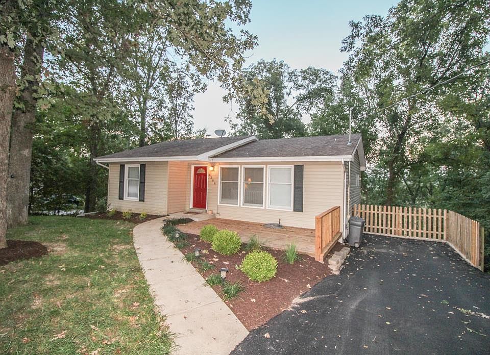 1st image of 4208 Hickory Ln