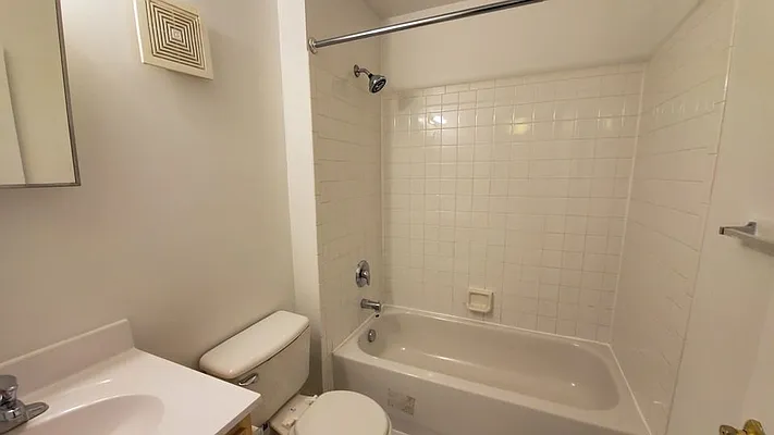Rented by Nooklyn NYC LLC | media 28