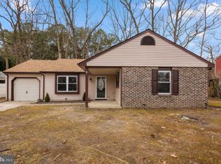 11 Sawood Dr, Sicklerville, NJ 08081