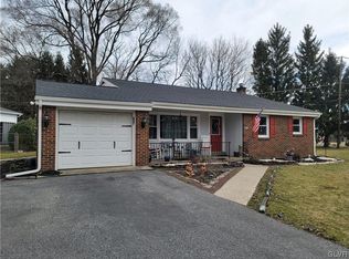 8602 Penny Dr E, Bath, PA 18014
