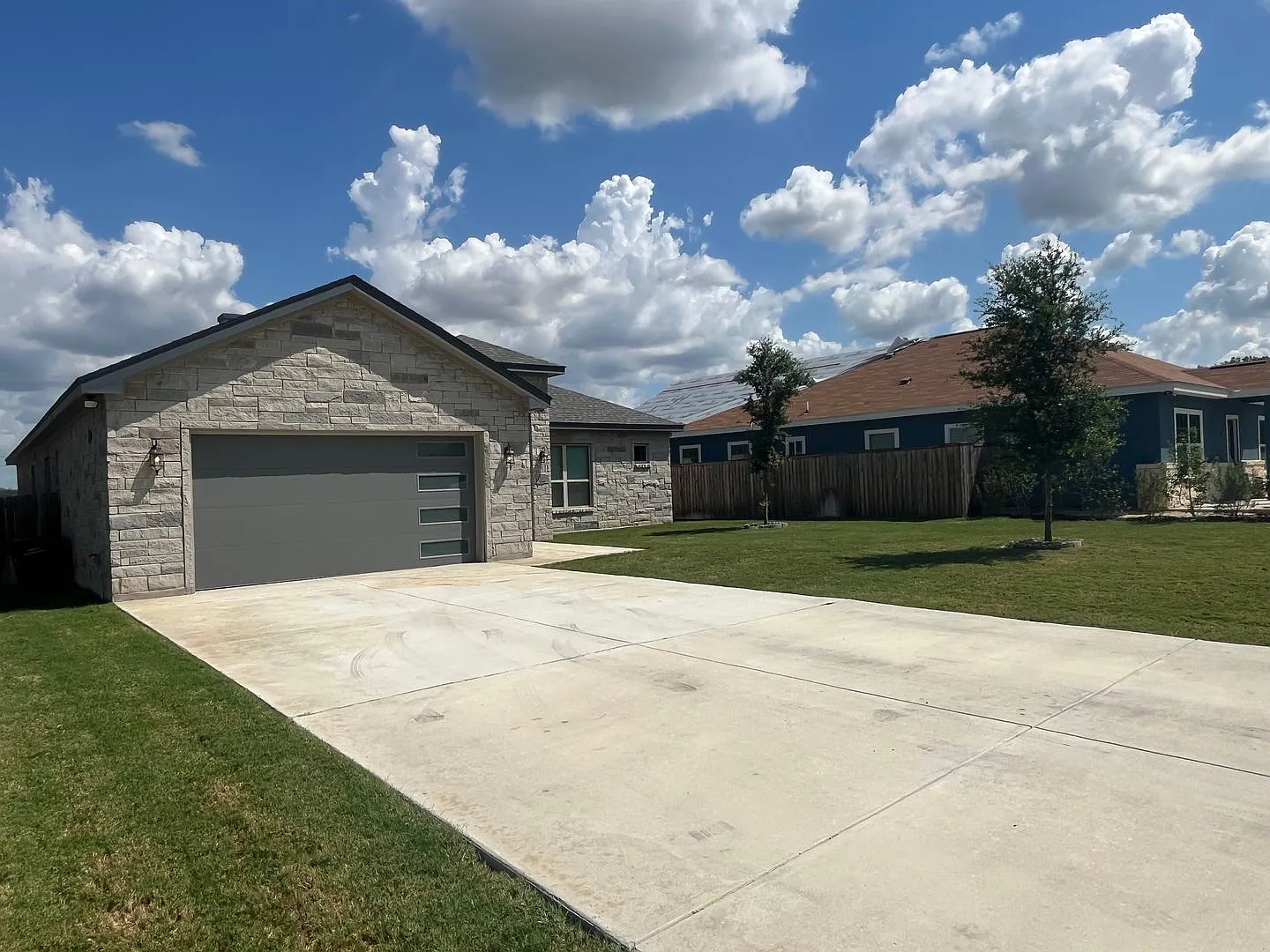 4815 Viewcrest Rd., San Antonio, TX. 78217 — Photo 2