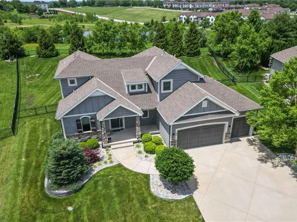 194 SW Roosevelt Rdg, Lees Summit, MO 64081
