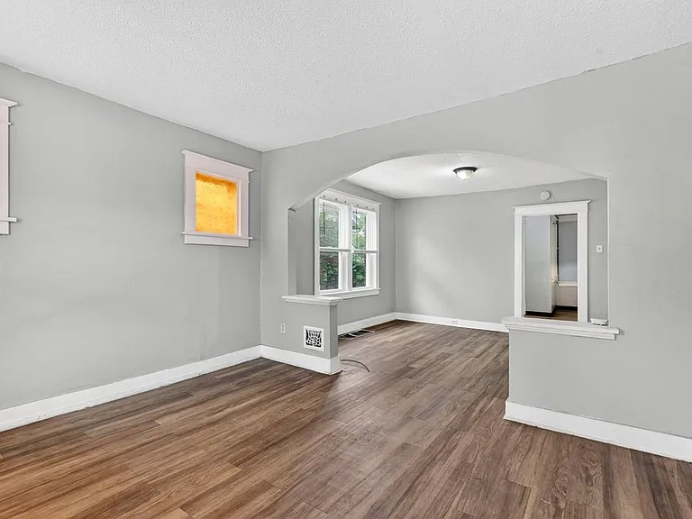 6705 Saint Louis Ave — Photo 7
