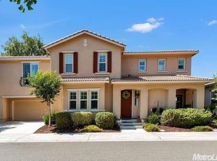8071 Linda Isle Ln, Sacramento, CA