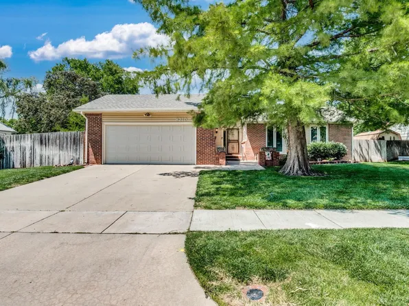 8310 W 2nd St N, Wichita, KS 67212