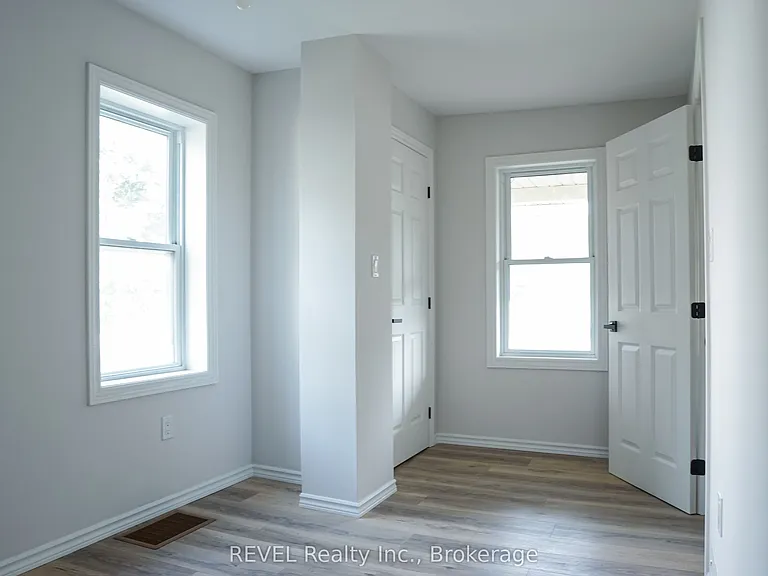 389 Glendale Ave — Photo 7