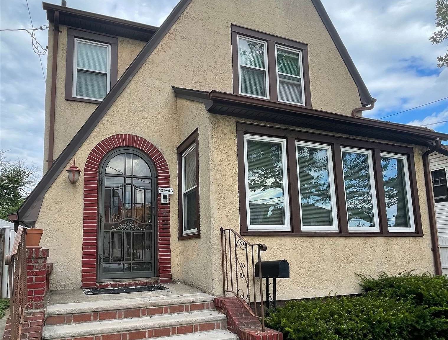 10943 213th Street, Queens Village, NY 11429 Zillow