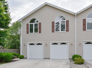 2228 W Berrie Cir, Virginia Beach, VA 23455
